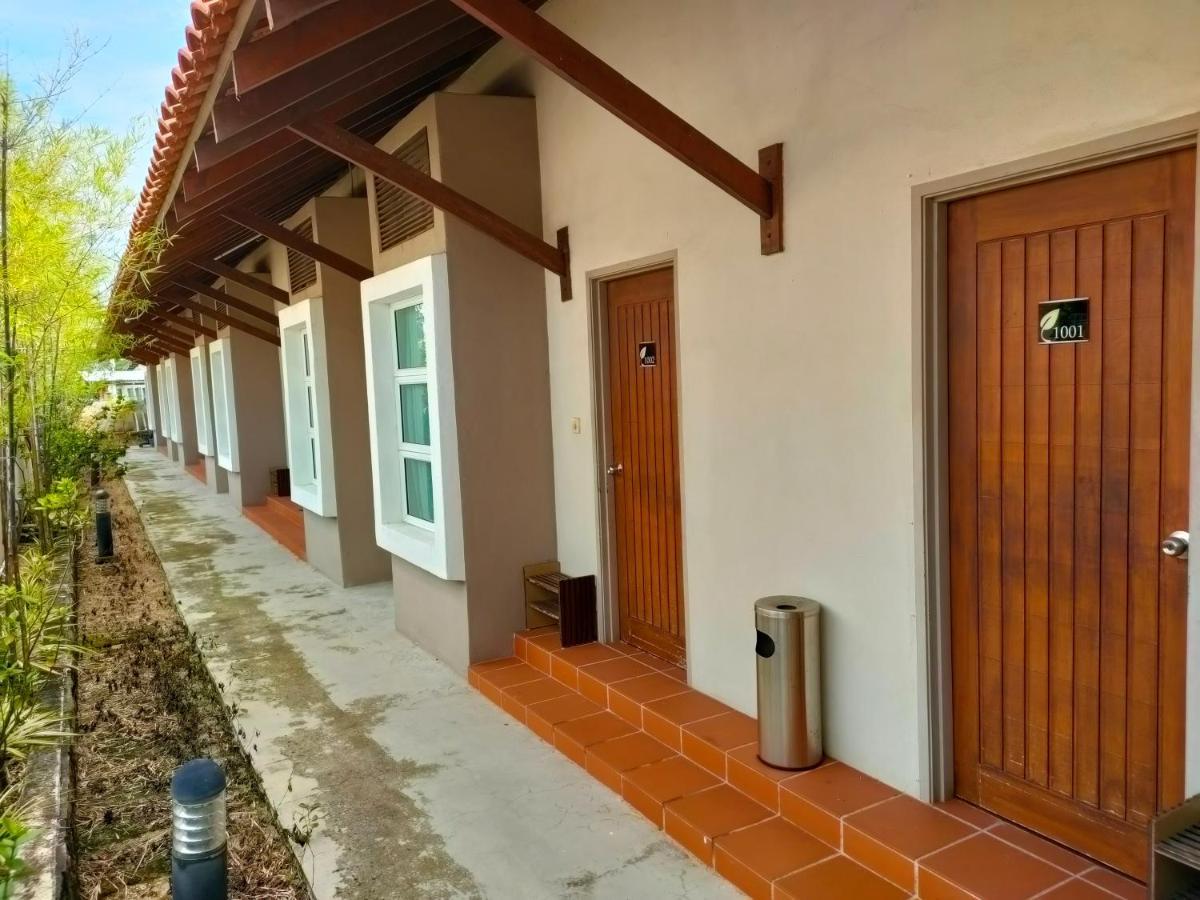 Cozzy Motel Malacca Buitenkant foto