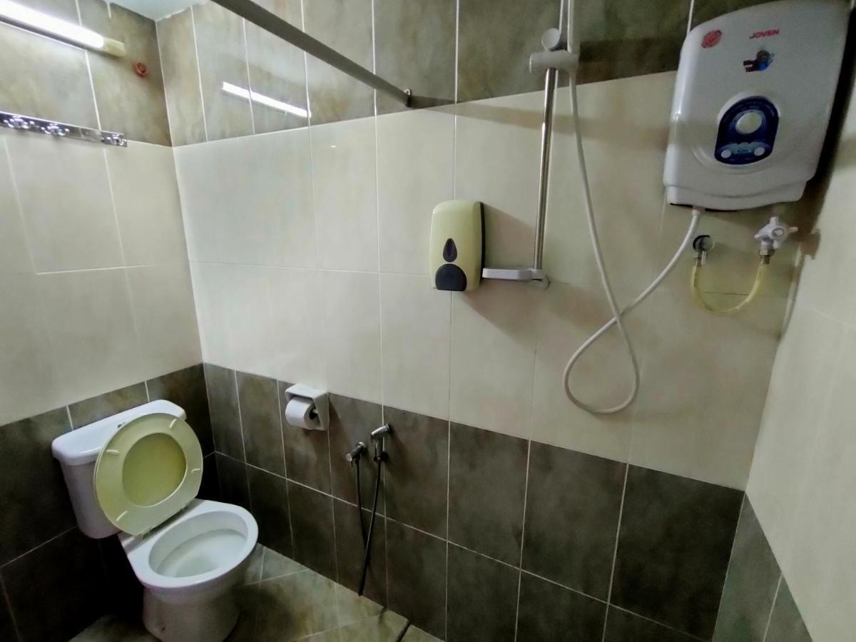 Cozzy Motel Malacca Buitenkant foto