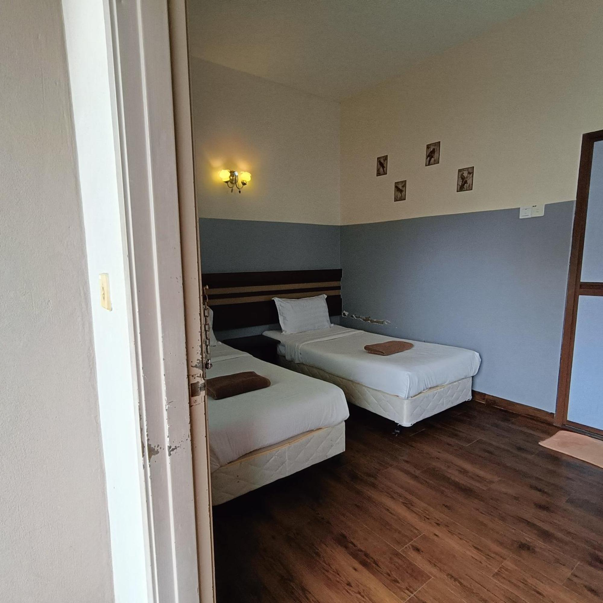 Cozzy Motel Malacca Buitenkant foto